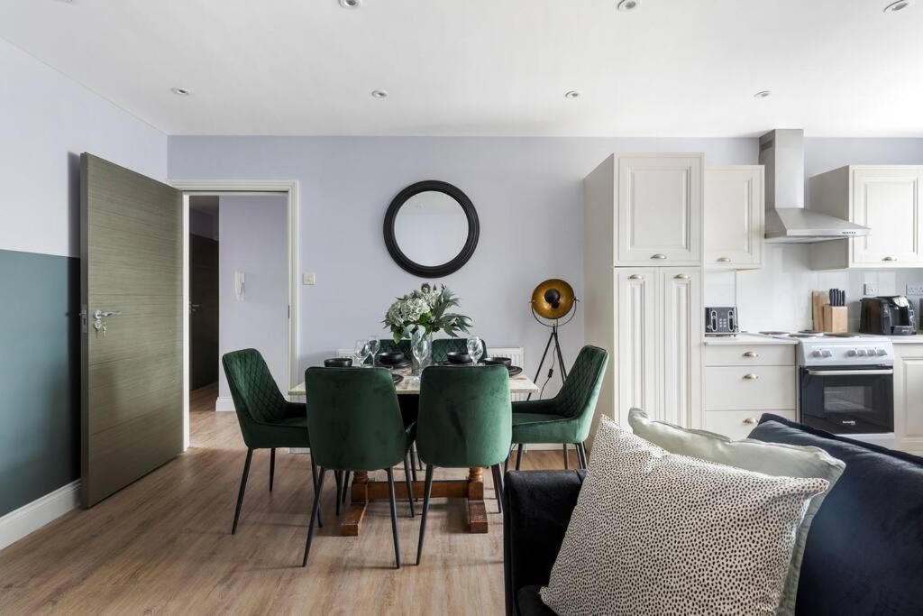 Stylish & Spacious 3 Bed Apartment With Fast Wifi, Close To Tube & Wembly Londres Exterior foto