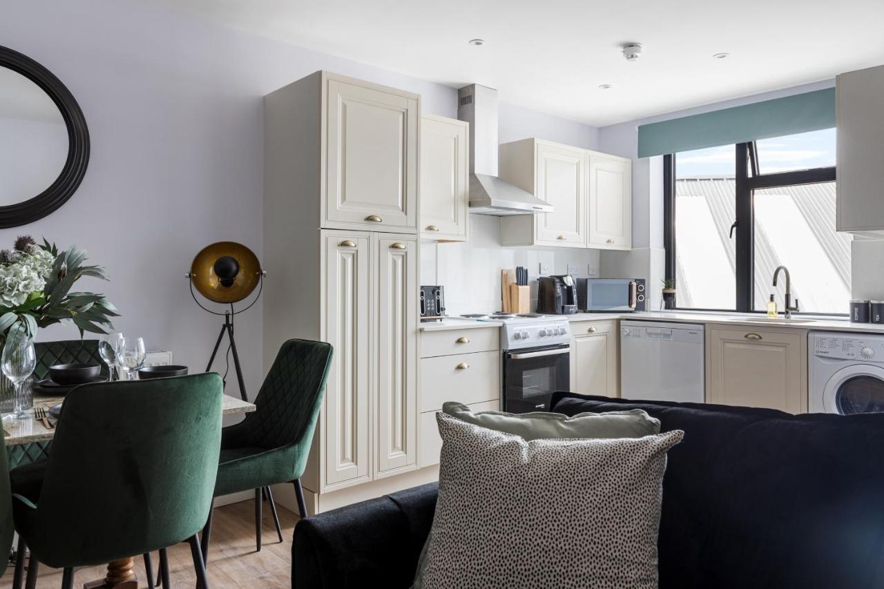 Stylish & Spacious 3 Bed Apartment With Fast Wifi, Close To Tube & Wembly Londres Exterior foto